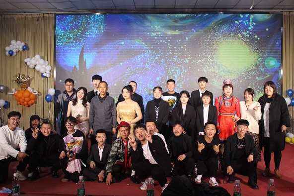 迎新送老文艺汇演